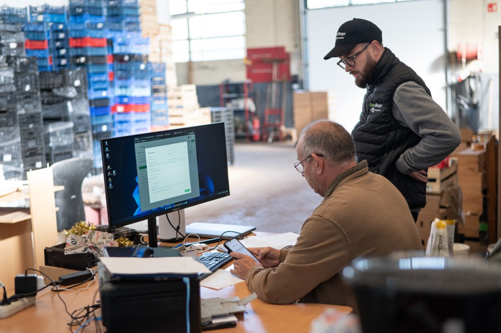Rudy préparant ses commandes sur Granvillage